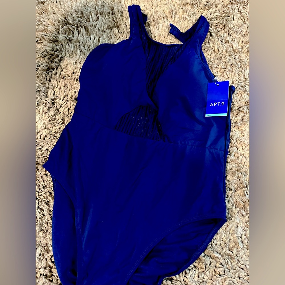 New with Tags apt 9 women’s bathing suit
